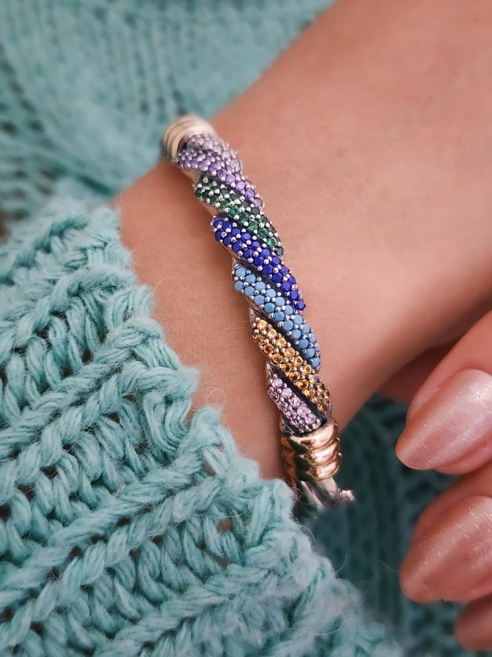 Lumiere Twist Bangle